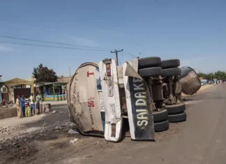 Esplode autocisterna in Nigeria, provocando la morte di almeno 70 persone