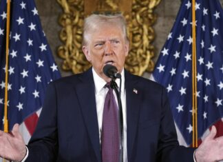 Trump non esclude di usare la forza militare per occupare Panama e Groenlandia