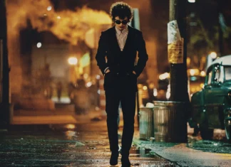 Timothée Chalamet si trasforma in Bob Dylan, ma aspetta Francesco Totti: la conferenza stampa di “A Complete Unknown”