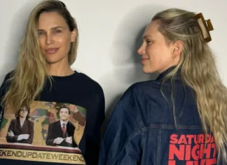 Saturday Night Live e Saks Fifth Avenue celebrano 50 anni di risate con una collezione esclusiva