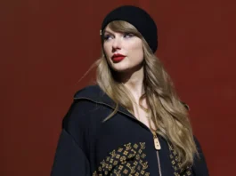 Taylor Swift lascia un easter egg reputation (Taylor’s Version) coded nel suo outfit durante la partita dei Chiefs