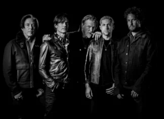 I Queens of the Stone Age torneranno a suonare in Italia: annunciate due date a luglio