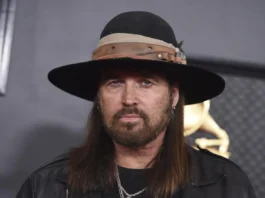 Cosa sta succedendo in casa Cyrus? Famiglia preoccupata per l’esibizione di Robby Ray per Trump. Nessun commento (ancora) da parte di Miley