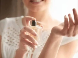 Perché la Gen Z preferisce l’acqua profumata al profumo?