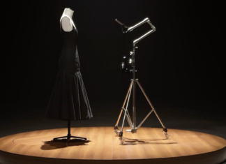 Jacquemus e Apple: quando la tecnologia incontra la moda alla Paris Fashion Week