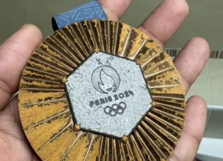 Oltre cento atleti restituiscono le medaglie olimpiche vinte a Parigi: sono completamente rovinate