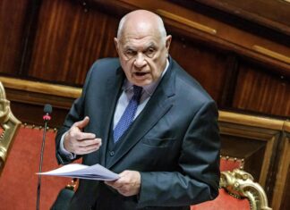 Caso Almasri, stoccata a Meloni dall’Anm: “Liberato per inerzia del ministro della Giustizia”