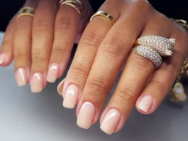Il trend soap nails è tornato anche nel 2025 (e abbiamo un po’ di inspo)