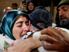 Hamas ha riconsegnato a Israele i corpi dei 4 ostaggi deceduti, liberati prigionieri palestinesi