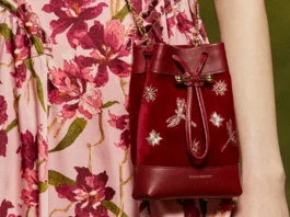 Cinq à Sept e Strathberry lanciano la nuova collab inspo western