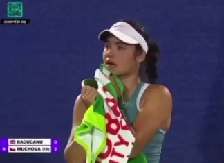 La tennista Emma Raducanu riconosce il suo stalker tra gli spalti e blocca l’incontro