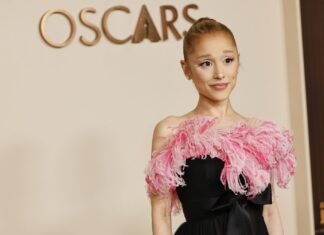 Ariana Grande è Galindified con il suo abito vintage YSL agli Oscar Nominees Dinner