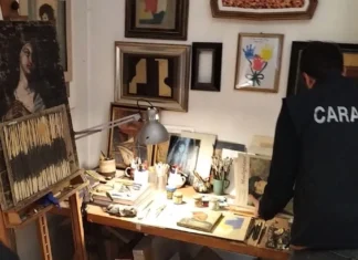 Scoperto un laboratorio di opere d’arte false: sequestrati settantuno dipinti