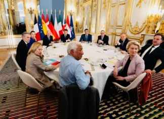 Al Vertice di Parigi si discute della situazione in Ucraina: no alla pace imposta da Putin e Trump