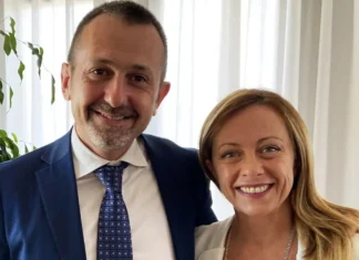 Delmastro condannato a otto mesi: “Spero ci sia un giudice a Berlino, io non mi dimetto”