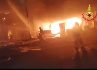 Maxi incendio a Reggio Emilia, gravi danni all’Incalca e alla popolazione