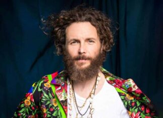 Jovanotti ha annunciato a sorpresa un nuovo album: uscirà il 20 novembre Classifica Album 31 gennaio 6 febbraio: Jovanotti in vetta con "Il Corpo Umano Vol 1"