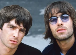 Gli Oasis ritornano in vetta alle classifiche con “Whatever” dopo 31 anni Oasis dopo 31 anni di nuovo alla numero uno con Whatever