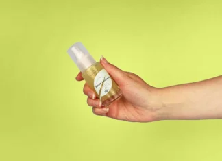 Perché dovremmo inserire il siero per capelli nella nostra haircare routine
