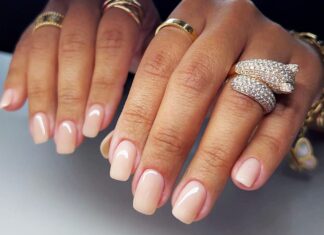 Le soap nails sono (l’ennesimo) trend unghie lanciato da Hailey Bieber
