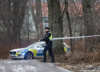 Sparatoria in una scuola in Svezia, l’aggressore apre il fuoco e poi si uccide: 20 feriti sparatoria svezia