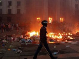 Odessa è in fiamme, dopo il massiccio attacco di droni russi