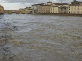 Arno in piena, esonda il torrente Rimaggio. Musumeci sta firmando mobilitazione nazionale