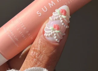 Perché le cake nails saranno le unghie extravaganti della primavera 2025