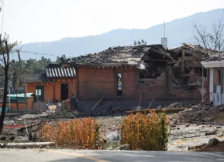 Corea del Sud: aereo da guerra sgancia per errore otto bombe su una zona abitata da civili