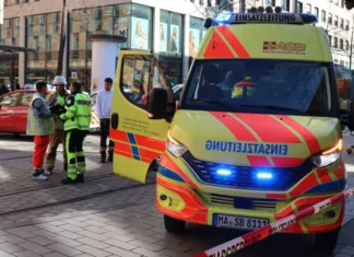 Germania, auto contro la folla a Mannheim durante il Carnevale: «Due morti e 14 feriti»