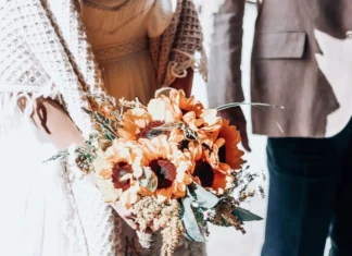 Stagione dei matrimoni non ti temo: tre acconciature facili e d’effetto