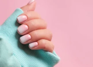Si, il baby boomer è ancora in testa alle nail art più richieste: ecco perché