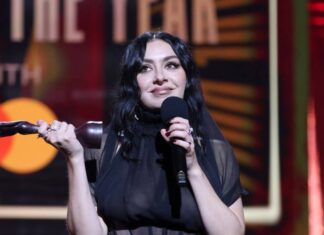 Charli XCX, Sabrina Carpenter, Chappell Roan, Sam Fender tra i vincitori dei Brit Awards 2025: l’elenco completo Charii XCX tra i vincitori dei Brit Awards 2025