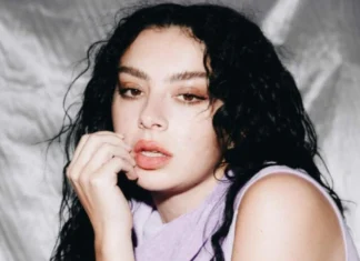 The Moment, rilasciato il trailer del film A24 con Charlie XCX che interpreta una pop star in tour