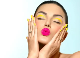 Perché il giallo burro continua a essere un must have (ce lo dice anche la Fashion Week)