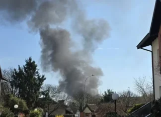 A Lainate esplosione nella fabbrica Perfetti: incendio devasta la struttura