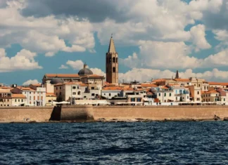 Viaggiare leggeri e senza pensieri: luggage storage H24 ad Alghero