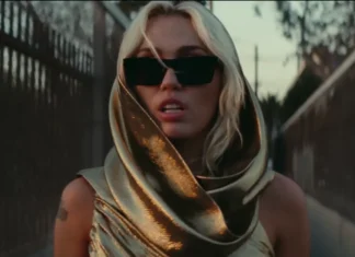 Miley Cyrus: il video di “Flowers” ha raggiunto il miliardo di visualizzazioni su YouTube Miley Cyrus: il video di Flowers ha raggiunto un miliardo di views su YouTube