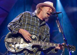 Neil Young, il tour europeo partirà dall’Ucraina: ecco quando Neil Young, il tour europeo partirà dall'Ucraina - Ph © Darren Hauck