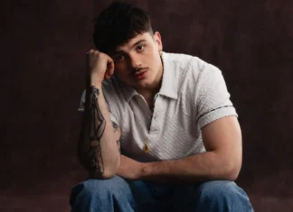 Classifica Album 28 febbraio – 3 marzo: Olly per la terza settimana consecutiva in vetta con “Tutta Vita” Classifica Album in vetta per la terza settimana consecutiva Olly con Tutta Vita