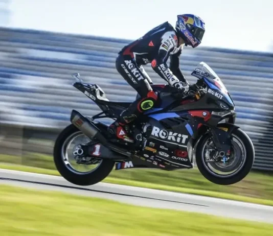 SBK Portimao, duello show tra Razgatlioglu e Bulega, ma la pole va a Toprak