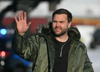 J.D. Vance “avverte” la Groenlandia: anche Cina e Russia sarebbero interessate all’isola