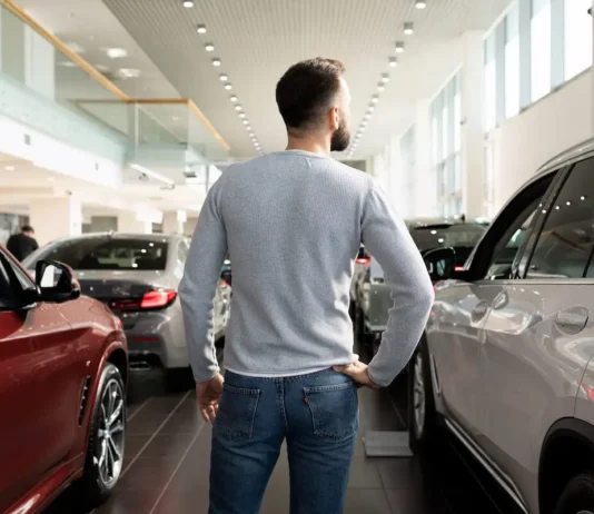 Auto usate a Modena: più spazio all’elettrico e all’ibrido nel mercato dell’usato