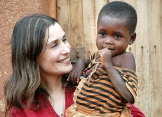 Jean Marie e Nathanael, chi sono i figli in affido di Claudia Koll: “Il primo l’ho salvato”