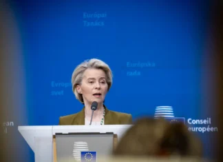 L’Europa resta in allerta, nella notte i dazi di Trump sono entrati in vigore: cosa succede ora