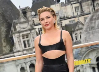 Ma quanto ci piace il corset leather bra di Florence Pugh alla premiere di Thunderbolts*