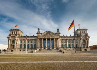 Il nuovo governo in Germania sta già litigando su come trattare AfD, il partito di estrema destra