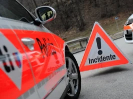 Un pullman con a bordo dei bambini in gita scolastica si è scontrato con un tir