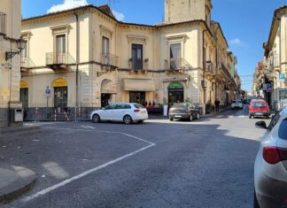 Uccisa neonata di sette mesi a Catania, la madre l’ha gettata dal balcone