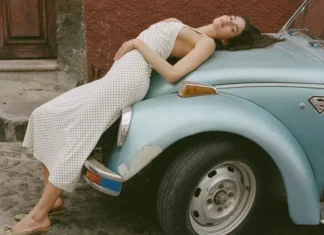 Sì, i nuovi trend fashion per la primavera saranno i micro shorts e i polka dots